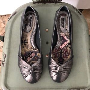 Born, pewter metallic color leather flats